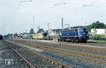 110 429 (Bw Köln-Deutzerfeld) mit dem BZA-Messzug Dsts 88611 in Erkelenz. (08.06.1983) <i>Foto: Wolfgang Bügel</i>