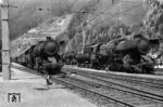 52 7064 mit 52 6966 (beide WLF, Baujahr 1943) im Bahnhof Selzthal in der Obersteiermark. (07.1968) <i>Foto: David Adams</i>