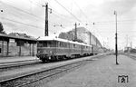 ET 25 010 macht als Eilzug Innsbruck - München Station in Jenbach/Tirol. (19.06.1957) <i>Foto: Kurt Eckert</i>