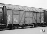 Gklm-Wagen192 der Bauart G19 Nr. 21 80 113 1 517-1 in Kassel. Diese Wagen waren ursprünglich für die türkische TCDD bestimmt, wurden aber aufgrund politischer Verstimmungen zwischen Deutschland und der Türkei um 1939/40 in die Reichsbahn eingegliedert. (08.1968) <i>Foto: Reinhard Todt</i>