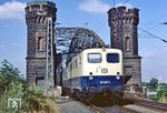 141 447 (Bw Hagen-Eckesey) vor N 5417 auf der alten Hammer Rheinbrücke. (21.07.1983) <i>Foto: Wolfgang Bügel</i>