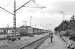 E 41 030 (Bw Stuttgart-Rosenstein) mit einem Wendezug in Altbach bei Plochingen. (22.06.1957) <i>Foto: Kurt Eckert</i>