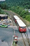 Der Sonderzug Nt 25761 mit NIAG VT 22 und VT 21 in Wuppertal-Beyenburg. (27.08.1983) <i>Foto: Wolfgang Bügel</i>