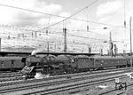 Die Erfurter 22 054 (1960 aus 39 168 rekonstruiert) verlässt den Bahnhof Bebra Richtung Osten. (03.06.1964) <i>Foto: Joachim Claus</i>