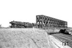 44 1564 (Bw Mannheim Rbf) verlässt mit einem Güterzug den Mannheimer Rangierbahnhof. (24.06.1961) <i>Foto: Helmut Röth *</i>