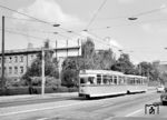 Tw 218 025 (Waggonbau Gotha, Baujahr 1963, Typ TDE 64) mit Bw 268 068 auf der Linie 83 in der Bahnhofstraße in Berlin-Köpenick. (08.09.1988) <i>Foto: Hans-Jürgen Trunk</i>