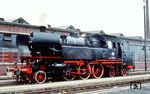 Anlässlich der Tagung des Bundesverbandes Deutscher Eisenbahn-Freunde (BDEF) präsentierte sich 66 002 im Bw Frankfurt-Griesheim. (28.06.1958) <i>Foto: Carl Bellingrodt</i>