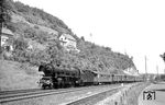 01 1077 mit E 520 (Würzburg - Pirmasens) in Mosbach. Die Bebraer Lok bespannte den Zug bis Heidelberg Hbf, der planmäßig um 11.58 Uhr erreicht wurde. (01.07.1961) <i>Foto: Helmut Röth *</i>