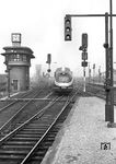 Start des TEE 78 "Helvetia" nach Zürich im Bahnhof Hamburg-Altona.  (06.03.1958) <i>Foto: Walter Hollnagel</i>