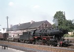 050 780-6 (50 780) vor Dg 58409 im Bahnhof Peine. (09.09.1975) <i>Foto: Peter Schiffer</i>