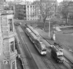 Straßenbahnszene in Leipzig. Das Bild entstand aus der Wohnung des bekannten Bildreporters Gerhard Illner. (15.03.1965) <i>Foto: Joachim Claus</i>