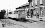 Tw 4 (Talbot, Baujahr 1949) im Bahnhof Loose. Im Sommer 1958 endete hier der Betrieb, der Streckenteil bis Kappeln war bereits stillgelegt. (16.08.1958) <i>Foto: Gerd Wolff</i>