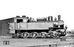 Ebenfalls in Völklingen wurde "7921 SAAR" (spätere 92 937) für den Fotografen des DLA Darnmstadt in Positur gefahren. Die 1915 von Hohenzollern gebaute Lok gelangte während des Zweiten Weltkriegs nach Polen und wurde dort 1963 als TKp 1-74 ausgemustert. Die Eisenbahnen des Saargebietes wurden am 01. März 1935 in die Deutsche Reichsbahn eingegliedert. (15.08.1932) <i>Foto: DLA Darmstadt (Maey)</i>