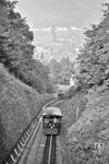 Am letzten Betriebstag vor der Sanierung ist Wagen 2 bei Molkenkur unterwegs. (24.09.1961) <i>Foto: Helmut Röth *</i>