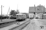 OHE DT 0512 (ex T 3 der Kleinbahn Lüneburg - Soltau, Wismar, Baujahr 1938) im Bahnhof Munster Lager-Süd. (12.08.1958) <i>Foto: Gerd Wolff</i>