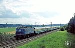 118 030 führt den D 469 (München - Regensburg) bei Eggmühl zwischen Landshut und Regensburg. (22.09.1983) <i>Foto: Wolfgang Bügel</i>