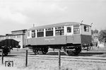 3. Klasse-Wagen Nr. 25 der Schleswiger Kreisbahn in Schleswig. (17.08.1958) <i>Foto: Gerd Wolff</i>