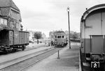 Blick in den Bahnhof Schleswig mit dem T 1 (LHW, Baujahr 1925) als Personenzug nach Satrup. (17.08.1958) <i>Foto: Gerd Wolff</i>