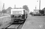Ländliche Idylle auf dem Bahnhof Sittensen mit T 147 der Wilstedt - Zeven - Tostedter Eisenbahn (WZTE) als Pt nach Zeven. (20.08.1958) <i>Foto: Gerd Wolff</i>