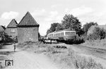 T 80 (MaK, Baujahr 1953) mit VB 165 in Wankendorf auf der Kiel-Segeberger-Eisenbahn. (15.08.1958) <i>Foto: Gerd Wolff</i>