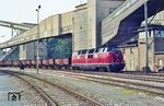 Ankunft des Gag 58117 mit 221 134 im Werksbahnhof der Kalkwerke Rohdenhaus. (16.09.1980) <i>Foto: Manfred Kantel</i>