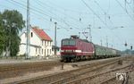 243 103 (Bw Magdeburg) mit einem Personenzug im Bahnhof Geestgottberg auf der Strecke Stendal - Wittenberge. (08.1991) <i>Foto: Benno Wiesmüller</i>
