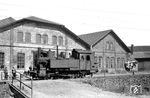 98 855 (ex bay. GtL 4/4 2605) vor ihrer Heimatdienststelle Aschaffenburg. Die am 19.05.1923 in Dienst gestellte Lok wurde am 01.08.1962 ausgemustert. (15.09.1959) <i>Foto: Kurt Eckert</i>