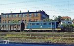 144 021 mit Üg 69703 nach Coburg im Bahnhof Rödental. (23.09.1983) <i>Foto: Wolfgang Bügel</i>