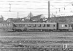 65 1015 war offensichtlich mit einer Wendezuggarnitur in Leipzig unterwegs, dessen Steuerwagen auch bildlich dokumentiert wurde - und möglicherweise wurden die Fotos in verkehrter Reihenfolge eingestellt, da dies wohl die Zugspitze war. (16.03.1967) <i>Foto: Joachim Claus</i>