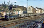 110 457 (Bw Köln-Deutzerfeld) fährt mit N 5418 in Wuppertal-Oberbarmen ein. (05.12.1983) <i>Foto: Wolfgang Bügel</i>