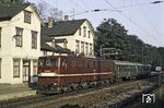 1965 wurde die Strecke Blankenburg (Harz) – Königshütte (Rübelandbahn) abweichend vom üblichen deutschen Bahnstromnetz (15 kV/16 2/3 Hz) mit dem Stromsystem 25 kV/50 Hz elektrifiziert. Die speziell für diese Strecke angelieferten E-Loks der Baureihe E 251 (ab 1970 BR 251), erhielten bei der DB AG die Baureihenbezeichnung 171. (09.1993) <i>Foto: Will A. Reed</i>