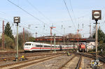 Auch der ICE 644 aus Berlin (402 023) wurde über die Güterzugstrecke umgeleitet und erreicht hier den Bahnhof Düsseldorf-Rath. (16.03.2017) <i>Foto: Joachim Bügel</i>