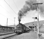 094 080 räuchert vor P 3218 nach Gönnern den Bahnhof Dillenburg ein.  (12.05.1969) <i>Foto: Joachim Claus</i>