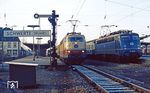 Im Bahnhof Schwerte muss 103 001 vor Dsts 83944 noch die Überholung von 110 452 vor D 2641 (Aachen - Braunschweig) abwarten. (13.02.1984) <i>Foto: Joachim Bügel</i>