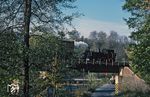 99 1606 mit einem Rollwagen-Güterzug auf der Zschopaubrücke kurz vor dem Bahnhof Wolkenstein. (10.1976) <i>Foto: Martin Robinson</i>