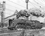 Die Lokomotiven der CSD-Baureihe 498.0 entstanden nach dem Zweiten Weltkrieg, als ein großer Bedarf an Lokomotiven zur Verbindung der großen Städte bestand, zumal die letzte Schnellzugkonstruktion aus dem Jahr 1938 (Baureihe 486.0) stammte. Wegen ihres eleganten Aussehens erhielt sie den Spitznamen "Albatros". (07.03.1969) <i>Foto: Joachim Claus</i>
