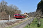 798 652 mit Beiwagen 998 896 der RAB als Nostalgiesonderzug auf der "Kulturbahn" (ex KBS 774) von Tübingen nach Hochdorf (b. Horb) in Bieringen. (25.03.2017) <i>Foto: Ralf Opalka</i>