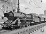 Es dürfte eine der letzten Aufnahmen der Kemptener 39 141 sein. Sie wurde am 14.06.1959 abgestellt und wartet hier vor P 1515 auf die Rückfahrt nach Kempten im Münchener Hauptbahnhof.  (06.1959) <i>Foto: Reinhard Todt</i>
