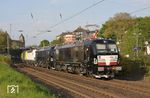 Blick auf den Lokzug DbZ 24985 aus München-Allach mit 193 556 (Alpha Train) mit 193 557 (Alpha Train), VLL400-22239 (SIEMENS AG), X4E-655 (MRCE) und X4E-656 (MRCE) in Wuppertal-Steinbeck. (06.05.2017) <i>Foto: Wolfgang Bügel</i>