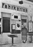Der morbide Charme des Innenlebens im alten Bahnhof Bietigheim offenbarte, warum das Gebäude 1958 abgerissen wurde. (1958) <i>Foto: Willi Doh</i>