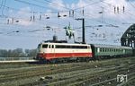 Mit einem Schnellzug aus Hagen fährt 112 266 (Bw Dortmund Bbf) in Köln Hbf ein. (23.03.1979) <i>Foto: Prof. Dr. Willi Hager</i>