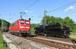In Laufach begegnet die "planmäßige" Schiebelok 151 012 der auf den Sonderzug aus Aschaffenburg wartenden Schiebelok CFL 5519. (25.05.2017) <i>Foto: Joachim Bügel</i>