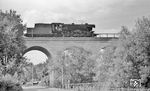 23 085 vom Bw Crailsheim auf dem Ohrn-Viadukt bei Öhringen.  (16.06.1968) <i>Foto: Burkhard Wollny</i>