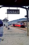 798 701 steht mit 998 069 und 998 701 als N 6738 für die Rückfahrt nach Finnentrop im Bahnhof Olpe bereit. (21.04.1984) <i>Foto: Wolfgang Bügel</i>