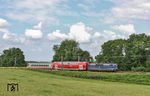 Nach langer Zeit erhielt die letzte blaue 181 (181 201) endlich wieder Auslauf vor dem PbZ 2470 (Frankfurt Hbf - Dortmund Bbf), der diesmal über die Wupperstrecke umgeleitet wurde und bei Haan-Ellscheid erwischt wurde. (16.06.2017) <i>Foto: Joachim Bügel</i>