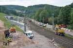 Unmittelbar nach Sperrung der alten Spessartrampe wurde auch in Heigenbrücken damit begonnen, die Gleise an den neuen Haltepunkt anzuschwenken. (15.06.2017) <i>Foto: Joachim Schmidt</i>
