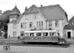 Triebwagen 146 der Wilstedt-Zeven-Tostedter Eisenbahn (Wismar, Baujahr 1934) in Zeven-Süd. Hier befand auch sich der Betriebsmittelpunkt der Bahn mit Lokschuppen und Drehscheibe, die Verwaltung der Bahn und einen Übergang zur damaligen DB-Strecke Rotenburg (Wümme) - Zeven - Bremervörde (ehemalige KBS 217g).  (03.09.1960) <i>Foto: Detlev Luckmann</i>