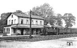 64 194 (Bw Krefeld) vor P 2011 im Bahnhof Lobberich auf der Strecke Kempen (Niederrhein) - Kaldenkirchen. (1953) <i>Foto: Carl Bellingrodt</i>