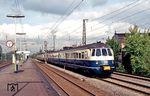 Als Sonderzug Et 28155 an den Rhein sind 430 403 und 430 419 in Düsseldorf-Oberbilk unterwegs. (07.05.1984) <i>Foto: Wolfgang Bügel</i>