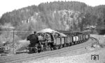 050 186 rollt mit einem leeren Kohlezug zwischen Etzelwang und Lehendorf talwärts. (10.04.1974) <i>Foto: Frank Lüdecke</i>